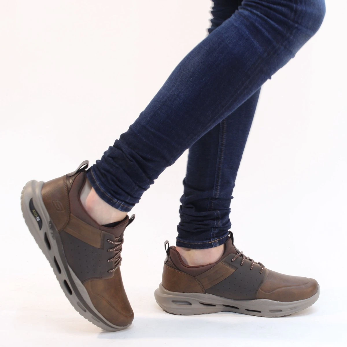 Skechers Arch Fit Orvan Sneaker - Mannen - Bruin/Cognac - Maat 43 4 Skechers Arch Fit Orvan Sneaker - Mannen - Bruin/Cognac - Maat 43 - Afbeelding 2