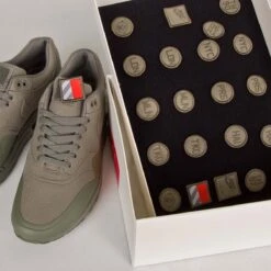 Nike Air Max 1 | V SP 'Patch' | Steel Green | 704901-300 | Maat 43 | Mens US 9.5 | UK 8.5 | CM 27.5 25 Nike Air Max 1 | V SP 'Patch' | Steel Green | 704901-300 | Maat 43 | Mens US 9.5 | UK 8.5 | CM 27.5 -Nike Winkel 1200x1200 30