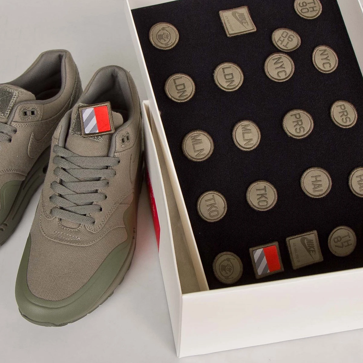 Nike Air Max 1 | V SP 'Patch' | Steel Green | 704901-300 | Maat 43 | Mens US 9.5 | UK 8.5 | CM 27.5 10 Nike Air Max 1 | V SP 'Patch' | Steel Green | 704901-300 | Maat 43 | Mens US 9.5 | UK 8.5 | CM 27.5 - Afbeelding 8