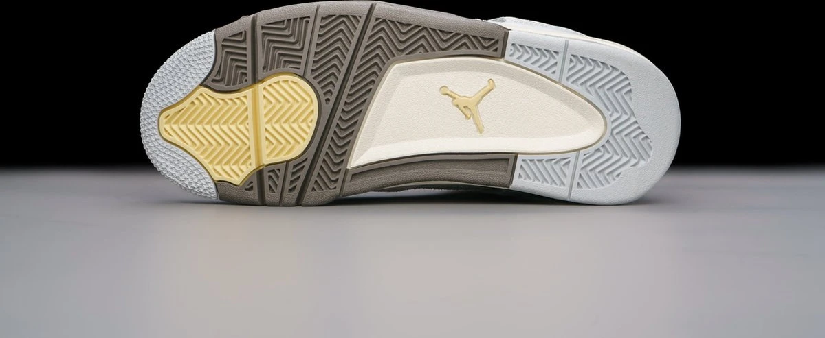 Nike Air Jordan 4 Retro SE Craft Photon Dust (GS) DV2262-021 Maat 38.5 Kleur Als Op Foto Schoenen 7 Nike Air Jordan 4 Retro SE Craft Photon Dust (GS) DV2262-021 Maat 38.5 Kleur Als Op Foto Schoenen - Afbeelding 5