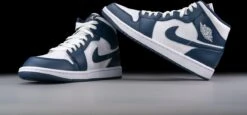 Nike Air Jordan 1 Mid, White Metallic Gold Obsidian, 554724-174, EUR 42.5 -Nike Winkel 1200x560 4