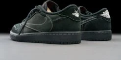 Nike Air Jordan 1 Retro Low OG SP Travis Scott Black Phantom DM7866-001 Maat 41 ZWART Schoenen 24 Nike Air Jordan 1 Retro Low OG SP Travis Scott Black Phantom DM7866-001 Maat 41 ZWART Schoenen -Nike Winkel 1200x593 5