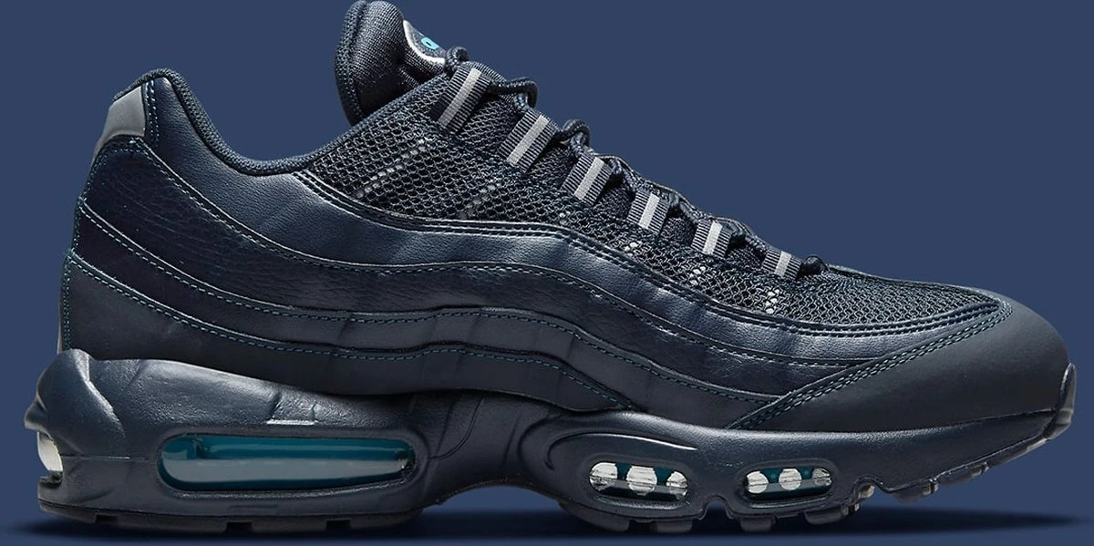 Sneakers Nike Air Max 95 ESS - Maat 43 3 Sneakers Nike Air Max 95 ESS - Maat 43
