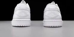 Nike Air Jordan 1 Low Triple White (2022) 553558-136 Maat 42 Wit Schoenen -Nike Winkel 1200x607 3