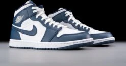 Nike Air Jordan 1 Mid, White Metallic Gold Obsidian, 554724-174, EUR 42.5 -Nike Winkel 1200x630 2