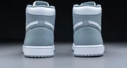 Nike Air Jordan 1 Retro High OG, Stealth, 555088-037, EUR 43 -Nike Winkel 1200x652 4