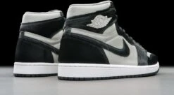 Nike Air Jordan 1 Retro High OG Twist 2.0 Medium Grey DZ2523-001 Maat 39 GRIJS Schoenen 13 Nike Air Jordan 1 Retro High OG Twist 2.0 Medium Grey DZ2523-001 Maat 39 GRIJS Schoenen -Nike Winkel 1200x663 2