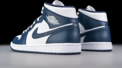 Nike Air Jordan 1 Mid, White Metallic Gold Obsidian, 554724-174, EUR 42.5 -Nike Winkel 1200x677 4