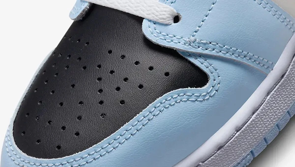 Nike Air Jordan 1 Mid (GS) Ice Blue/Black-Sail-White, 555112-401, EU 38 7 Nike Air Jordan 1 Mid (GS) Ice Blue/Black-Sail-White, 555112-401, EU 38 - Afbeelding 5