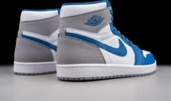 Nike Air Jordan 1 Retro High OG True Blue DZ5485-410 Maat 42 BLAUW Schoenen -Nike Winkel 1200x716