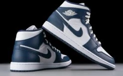 Nike Air Jordan 1 Mid, White Metallic Gold Obsidian, 554724-174, EUR 42.5 -Nike Winkel 1200x746