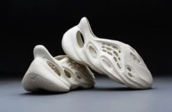 Adidas Yeezy Foam RNNR Sand FY4567 Maat 39 Kleur Als Op Foto Schoenen 16 Adidas Yeezy Foam RNNR Sand FY4567 Maat 39 Kleur Als Op Foto Schoenen -Nike Winkel 1200x782 3