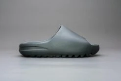 Adidas Yeezy Slide Onyx HQ6448 Maat 39 Kleur Als Op Foto Schoenen 13 Adidas Yeezy Slide Onyx HQ6448 Maat 39 Kleur Als Op Foto Schoenen -Nike Winkel 1200x800 147