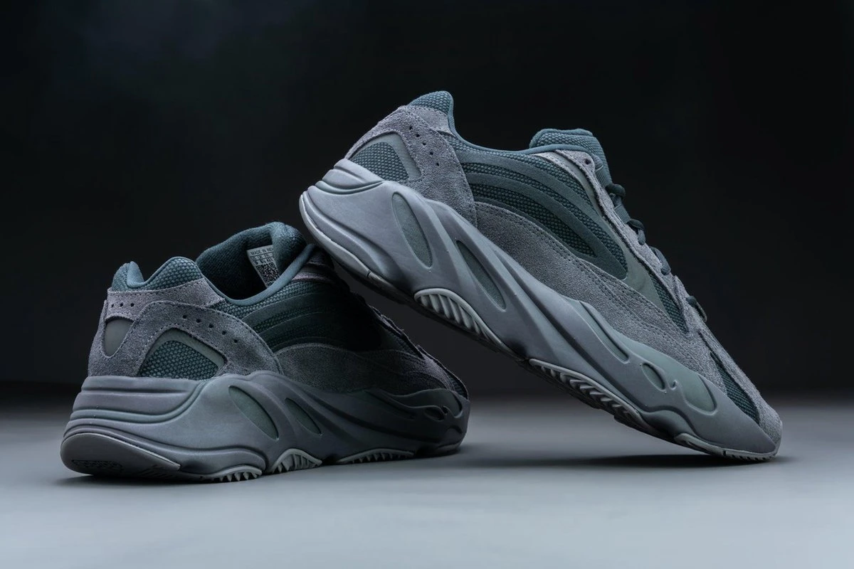 Adidas Yeezy Boost 700 V2 Vanta FU6684 Maat 44 Kleur Als Op Foto Schoenen 5 Adidas Yeezy Boost 700 V2 Vanta FU6684 Maat 44 Kleur Als Op Foto Schoenen - Afbeelding 3