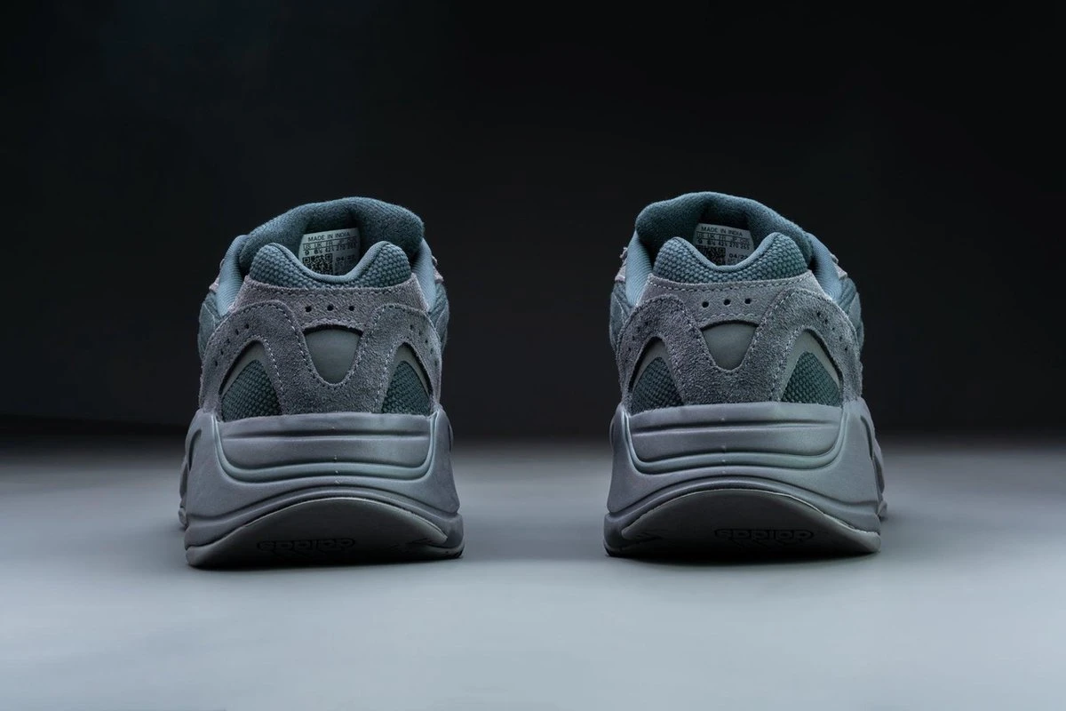 Adidas Yeezy Boost 700 V2 Vanta FU6684 Maat 44 Kleur Als Op Foto Schoenen 7 Adidas Yeezy Boost 700 V2 Vanta FU6684 Maat 44 Kleur Als Op Foto Schoenen - Afbeelding 5