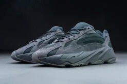 Adidas Yeezy Boost 700 V2 Vanta FU6684 Maat 44 Kleur Als Op Foto Schoenen 19 Adidas Yeezy Boost 700 V2 Vanta FU6684 Maat 44 Kleur Als Op Foto Schoenen -Nike Winkel 1200x800 200