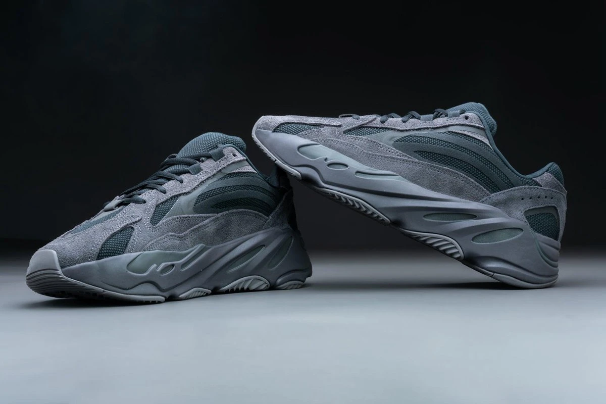 Adidas Yeezy Boost 700 V2 Vanta FU6684 Maat 44 Kleur Als Op Foto Schoenen 11 Adidas Yeezy Boost 700 V2 Vanta FU6684 Maat 44 Kleur Als Op Foto Schoenen - Afbeelding 9