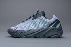 Adidas Yeezy Boost 700 MNVN Geode GW9526 Maat 44 Kleur Als Op Foto Schoenen -Nike Winkel 1200x800 252