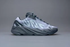 Adidas Yeezy Boost 700 MNVN Geode GW9526 Maat 44 Kleur Als Op Foto Schoenen -Nike Winkel 1200x800 255