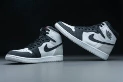 Nike Air Jordan 1 Retro High OG Stage Haze 555088-108 Maat 42 Kleur Als Op Foto Schoenen -Nike Winkel 1200x800 271
