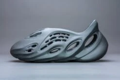 Adidas Yeezy Foam Runner Onyx HP8739 Maat 43 Kleur Als Op Foto Schoenen -Nike Winkel 1200x800 279