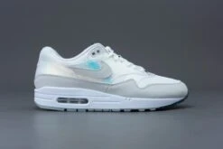 Nike Air Max 1 | AMD La Ville Lumière | DQ9326-100 | Maat 42.5 | US Mens 9 | US Womens 10.5 | UK 8 | CM27.5 | Kleur Als Op Foto -Nike Winkel 1200x800 294