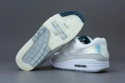 Nike Air Max 1 | AMD La Ville Lumière | DQ9326-100 | Maat 42.5 | US Mens 9 | US Womens 10.5 | UK 8 | CM27.5 | Kleur Als Op Foto -Nike Winkel 1200x800 295