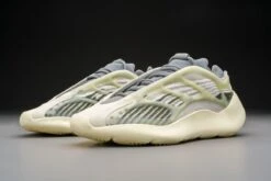 Adidas Yeezy 700 V3 Fade Salt ID1674 Maat 44 2/3 Kleur Als Op Foto Schoenen -Nike Winkel 1200x800 86