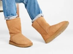 UGG Enkellaarzen Heren / Boots / Laarzen / Herenschoenen - Wol - Classic Short - Cognac - Maat 43 -Nike Winkel 1200x893 2